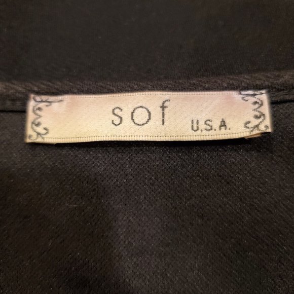 Black Cap Sleeve Top by sof  With Metal Accent - Picture 7 of 8